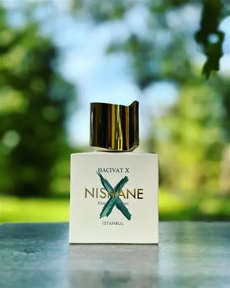 Hacivat by Nishane fragrance bottle